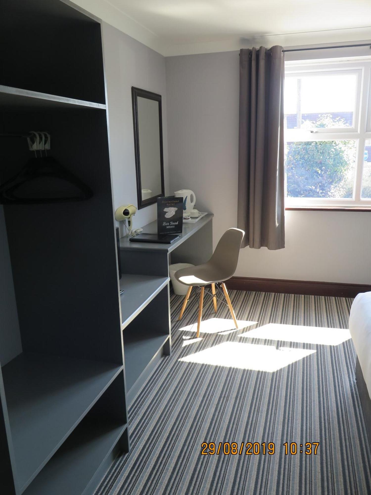 Oyster Fleet Hotel Canvey Island Kültér fotó